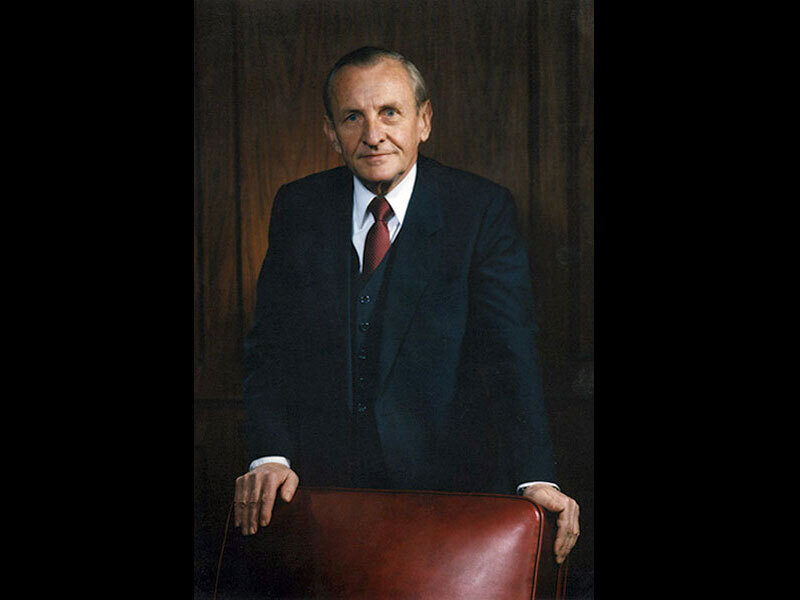 Ivan L. Bennett Jr. portrait (Johns Hopkins Chesney Archives)