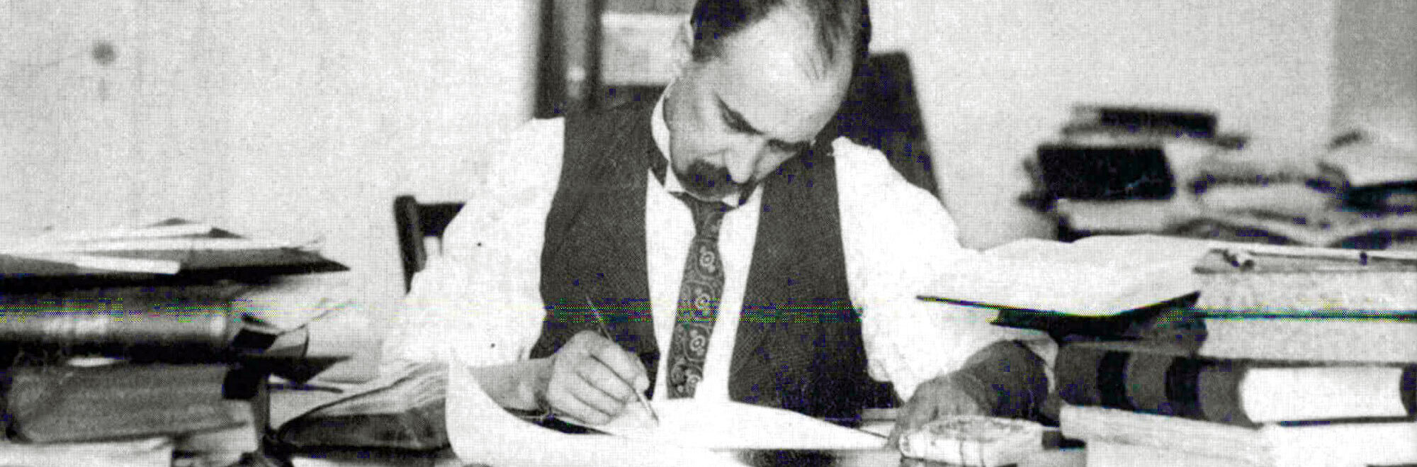 Sir William Osler at work (Johns Hopkins Archives)